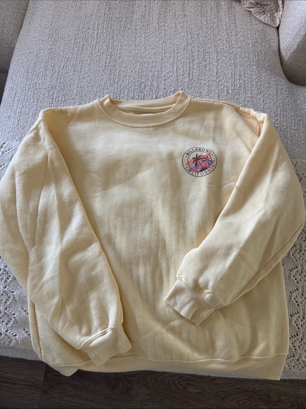 Billabong women’s Palm Logo Crewneck Sweatshirt - Pale Yellow